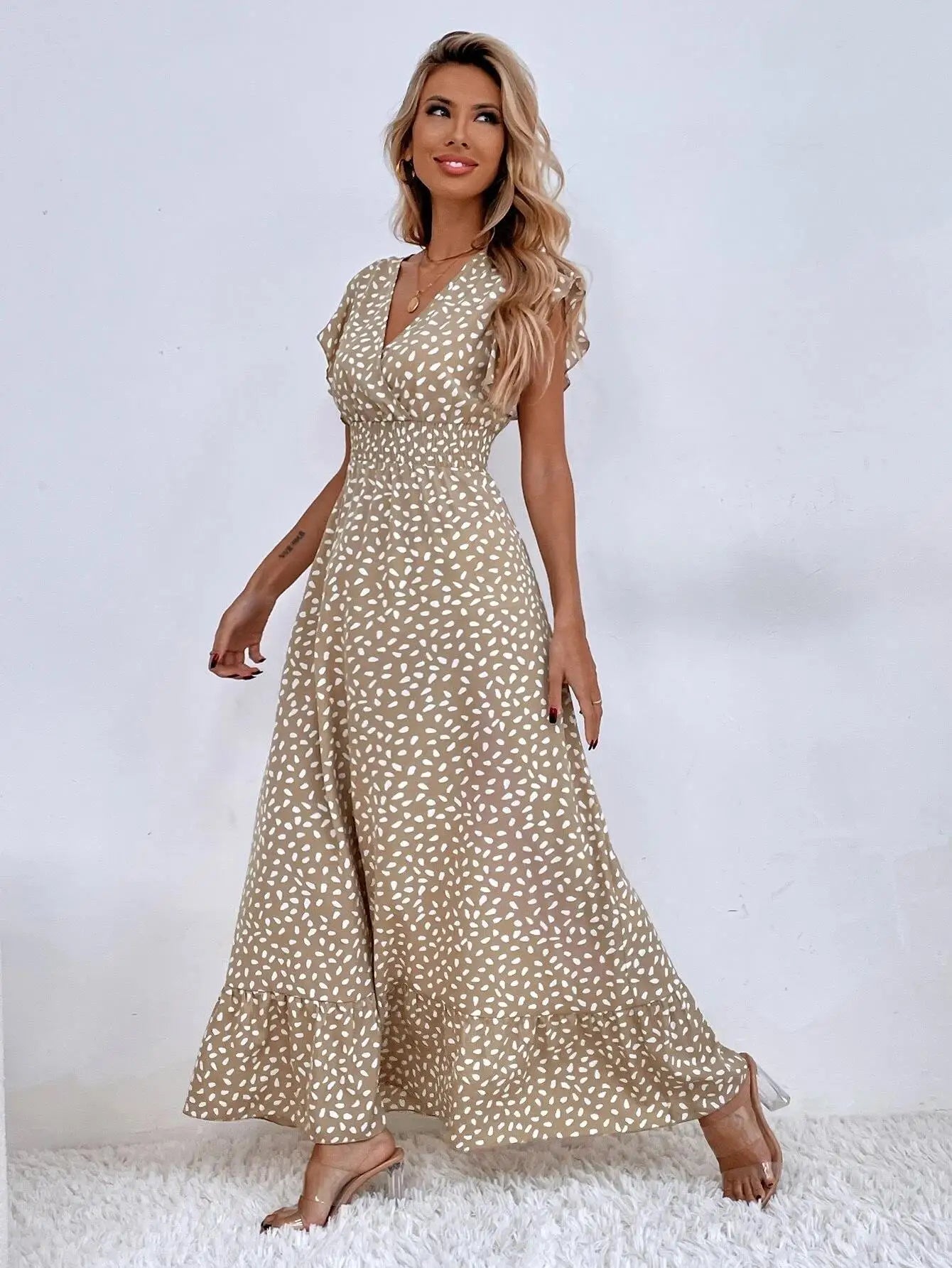 Elegant Trends: European & American Women's V-Neck Waist Long Dress for Spring/Summer 2024